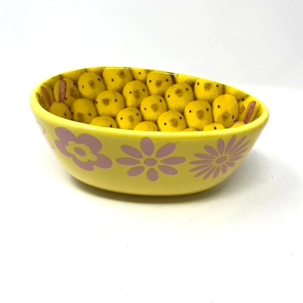 Target Easter Egg-Shaped Chicks Candy Treat Bowl Holiday Decor Serveware